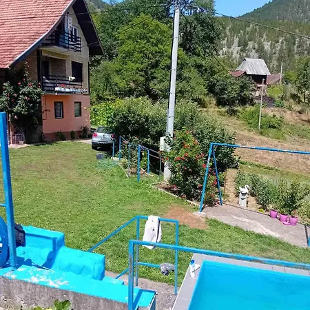 Konaciste Cirovic Δωμάτια σε οικογενειακή κατοικία *