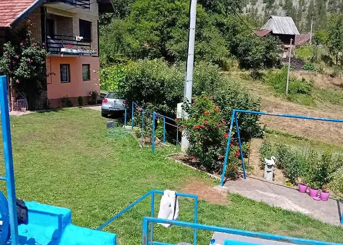 Konaciste Cirovic Homestay szállás *